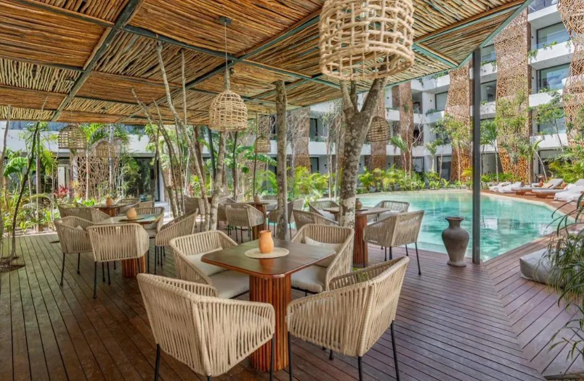 Jade Zen Residences - Τουλούμ Ξενοδοχείο με διαμερίσματα